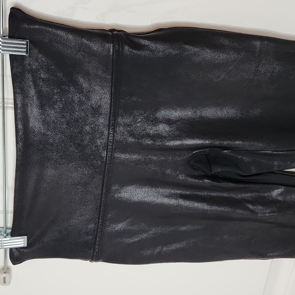 Spanx faux leather shiny black leggings size medium - Picture 3 of 11